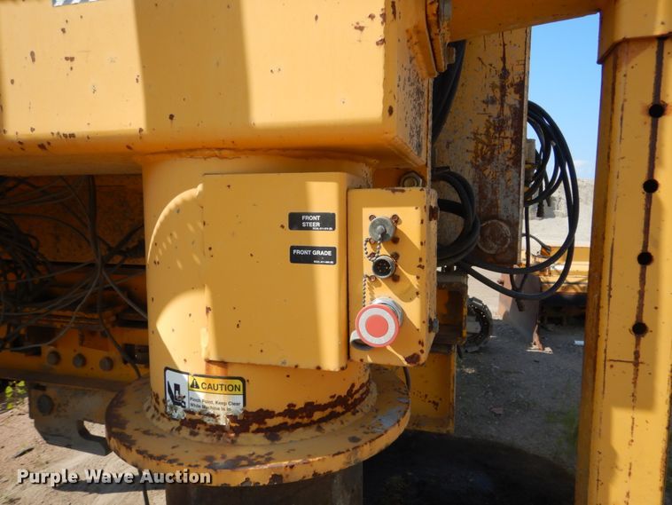 image for item HI9903 Gomaco GP-2600  slipform paver