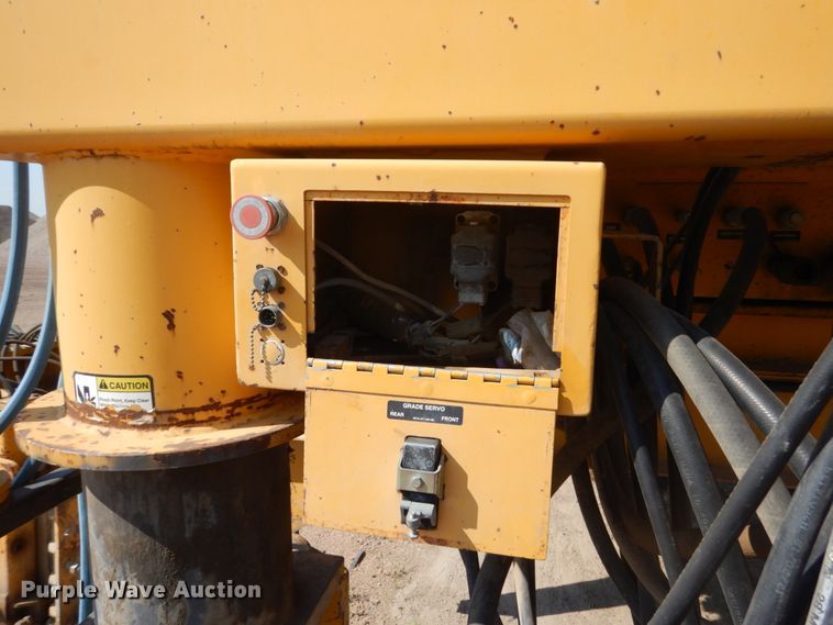 image for item HI9903 Gomaco GP-2600  slipform paver