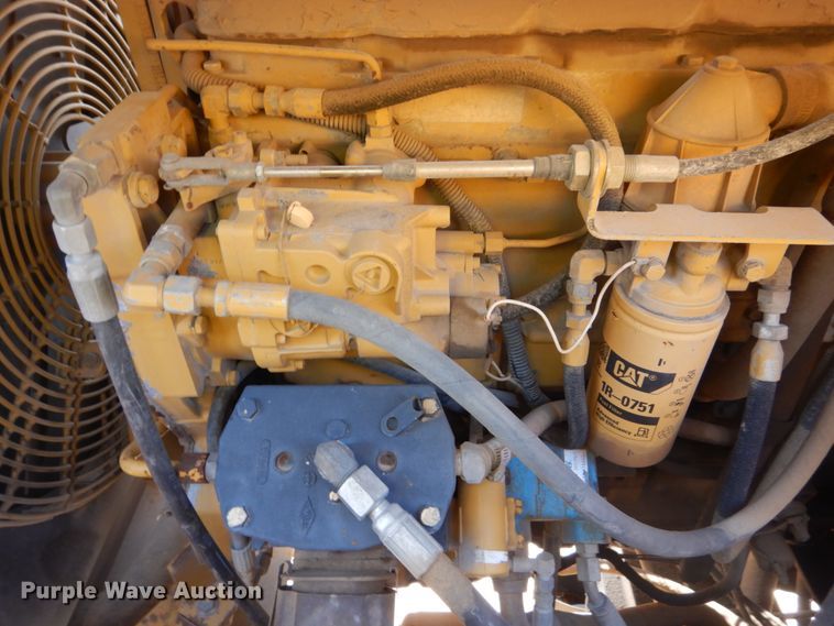 image for item HI9903 Gomaco GP-2600  slipform paver