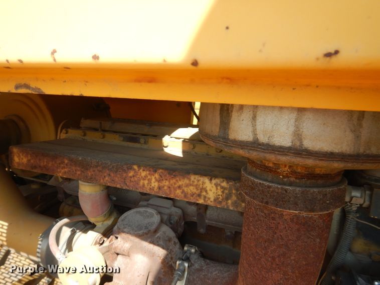 image for item HI9903 Gomaco GP-2600  slipform paver