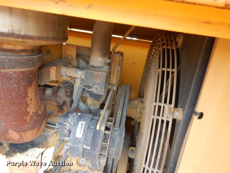 image for item HI9903 Gomaco GP-2600  slipform paver