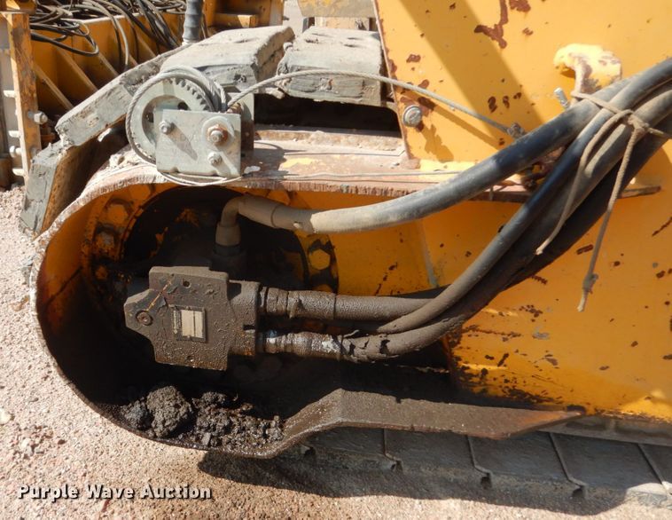 image for item HI9903 Gomaco GP-2600  slipform paver