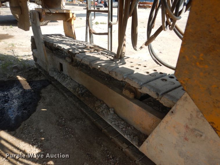 image for item HI9903 Gomaco GP-2600  slipform paver