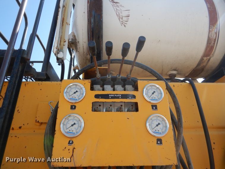 image for item HI9903 Gomaco GP-2600  slipform paver