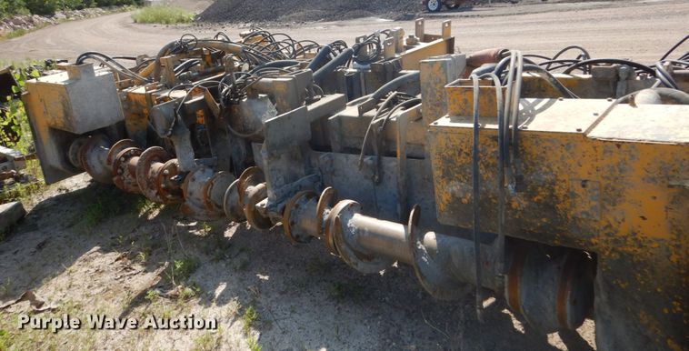 image for item HI9903 Gomaco GP-2600  slipform paver