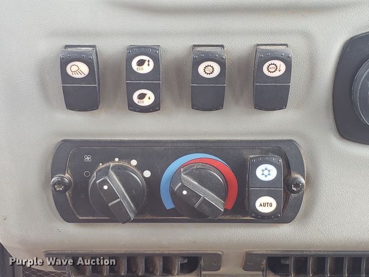 image for item HP9506 2013 Caterpillar D6N LGP  dozer