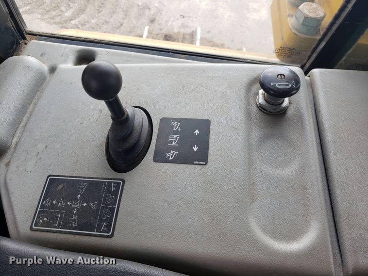 image for item HP9506 2013 Caterpillar D6N LGP  dozer