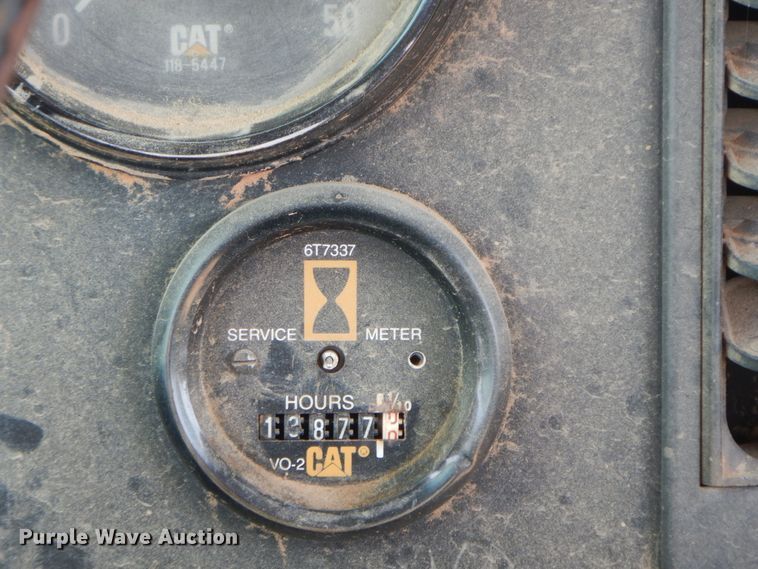 image for item HP9586 1998 Caterpillar D250E  haul truck