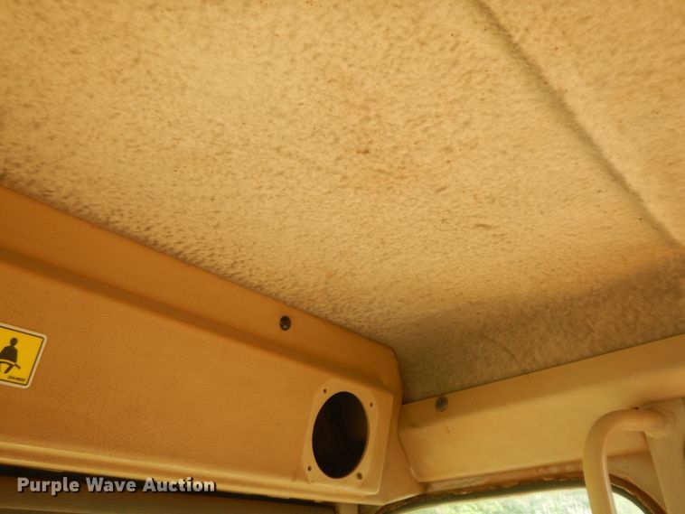 image for item HP9586 1998 Caterpillar D250E  haul truck