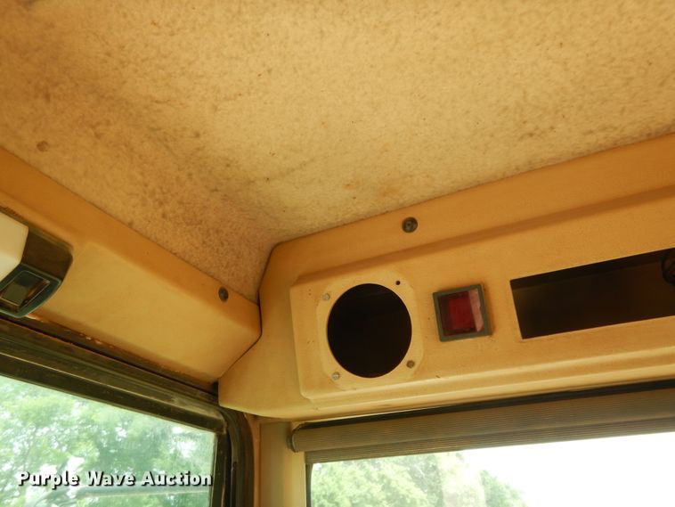 image for item HP9586 1998 Caterpillar D250E  haul truck