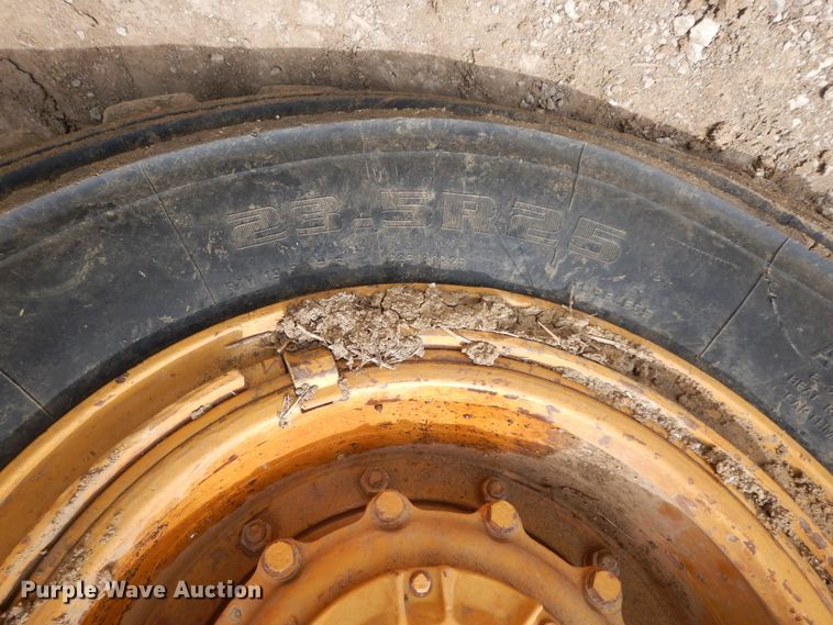 image for item HP9586 1998 Caterpillar D250E  haul truck