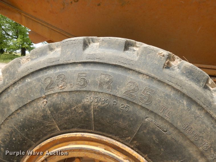 image for item HP9586 1998 Caterpillar D250E  haul truck