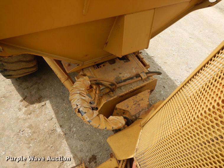 image for item HP9586 1998 Caterpillar D250E  haul truck