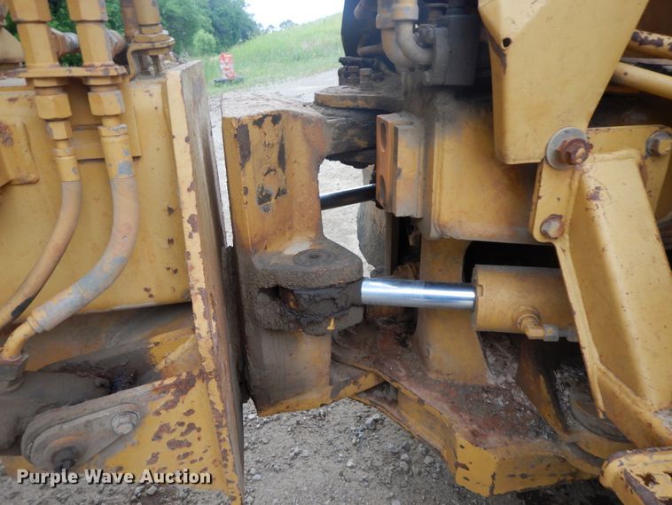 image for item HP9586 1998 Caterpillar D250E  haul truck