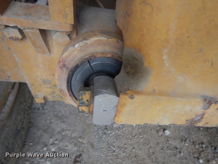 image for item HP9586 1998 Caterpillar D250E  haul truck