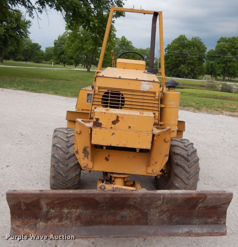 image for item HP9592 1993 Vermeer V-4150  trencher