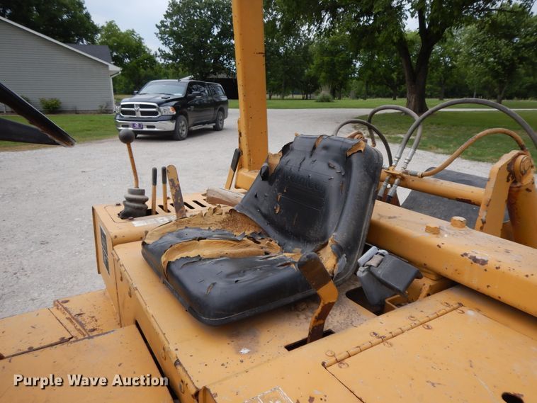 image for item HP9592 1993 Vermeer V-4150  trencher