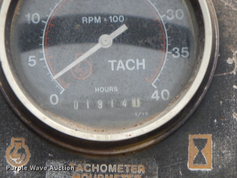 image for item HP9592 1993 Vermeer V-4150  trencher