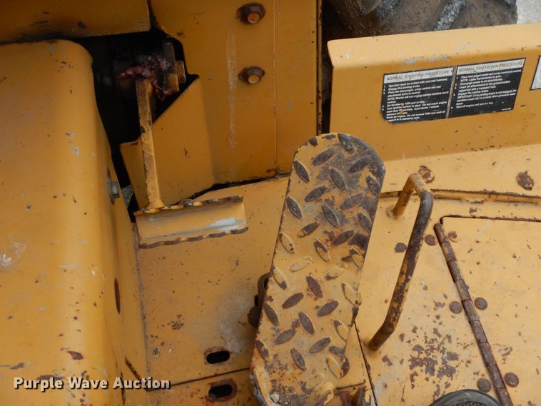 image for item HP9592 1993 Vermeer V-4150  trencher