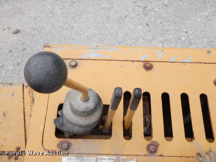 image for item HP9592 1993 Vermeer V-4150  trencher