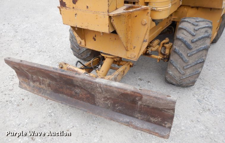 image for item HP9592 1993 Vermeer V-4150  trencher