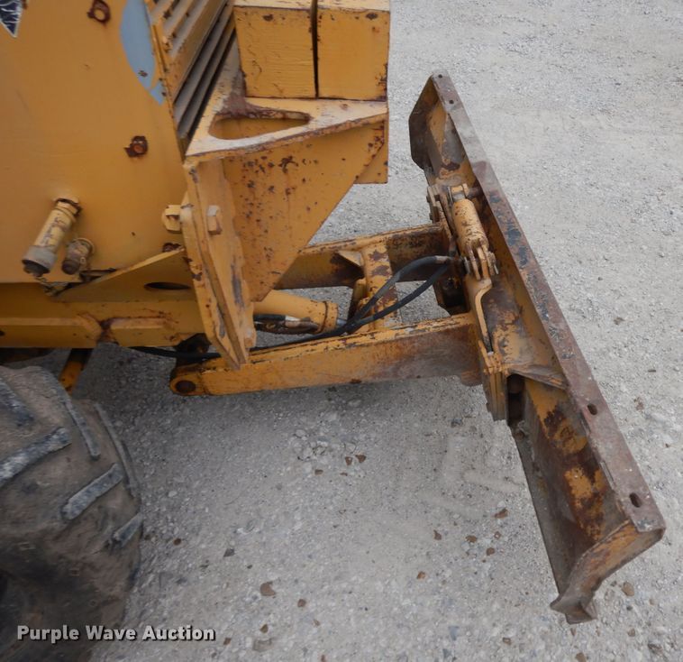 image for item HP9592 1993 Vermeer V-4150  trencher