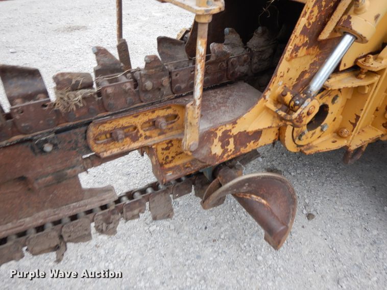 image for item HP9592 1993 Vermeer V-4150  trencher