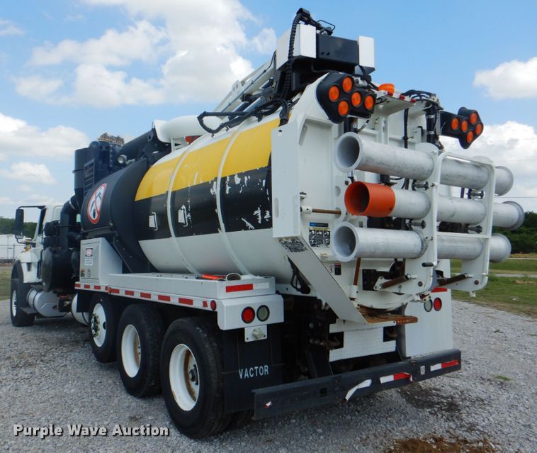 image for item HT9319 2011 International 7600  vacuum truck