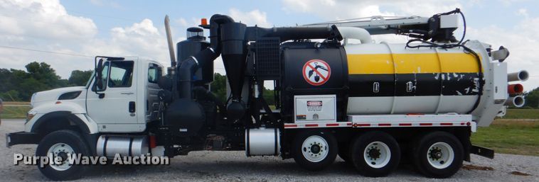 image for item HT9319 2011 International 7600  vacuum truck