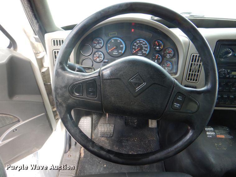 image for item HT9319 2011 International 7600  vacuum truck