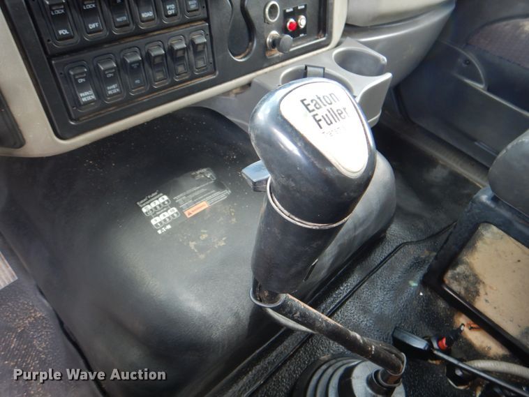 image for item HT9319 2011 International 7600  vacuum truck