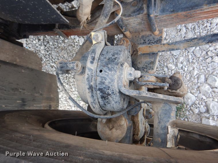 image for item HT9319 2011 International 7600  vacuum truck