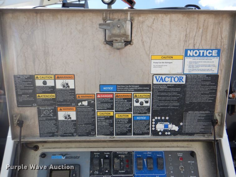 image for item HT9319 2011 International 7600  vacuum truck