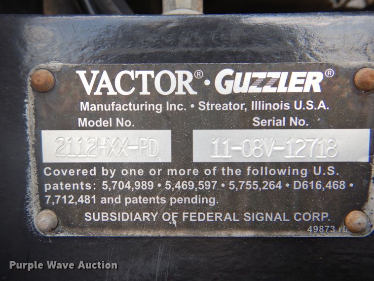 image for item HT9319 2011 International 7600  vacuum truck