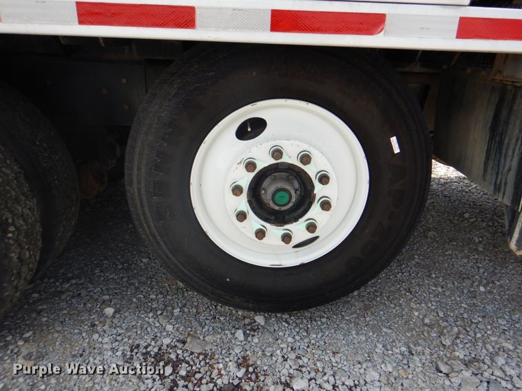 image for item HT9319 2011 International 7600  vacuum truck