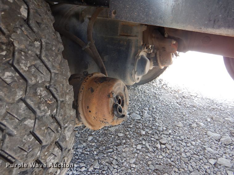 image for item HT9319 2011 International 7600  vacuum truck