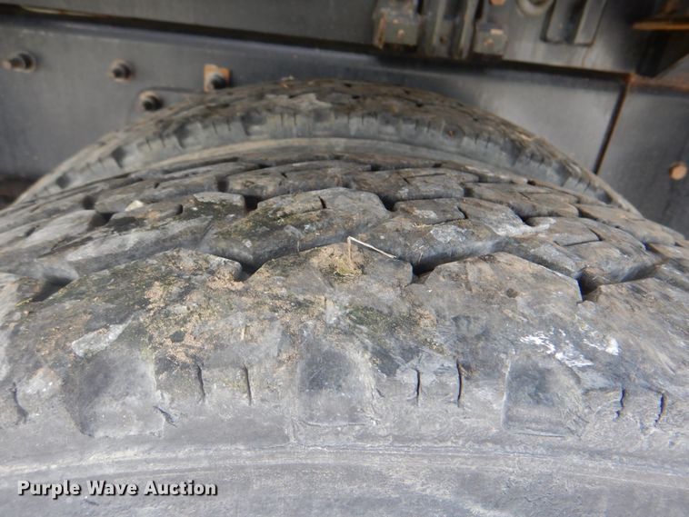 image for item HT9319 2011 International 7600  vacuum truck