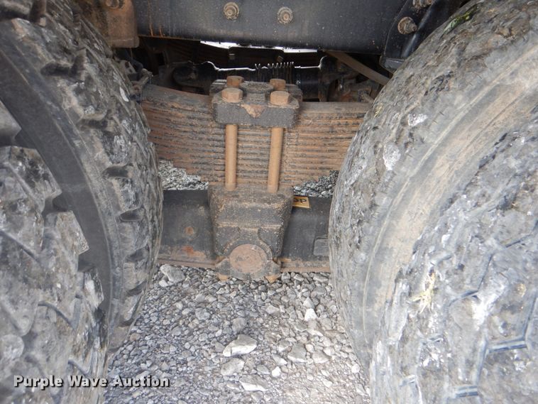 image for item HT9319 2011 International 7600  vacuum truck