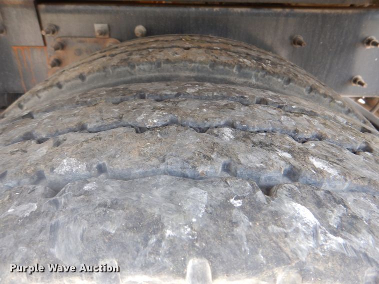 image for item HT9319 2011 International 7600  vacuum truck