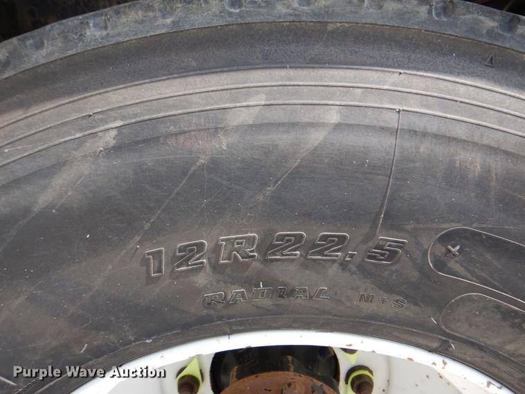 image for item HT9319 2011 International 7600  vacuum truck