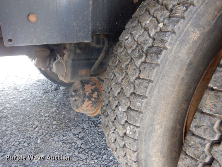 image for item HT9319 2011 International 7600  vacuum truck