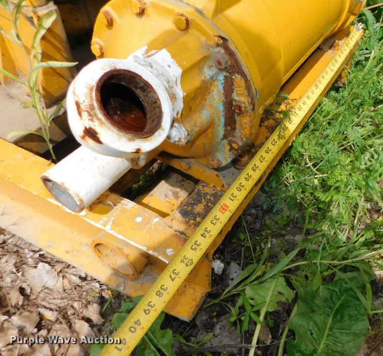 image for item HX9386 1977 Caterpillar  generator