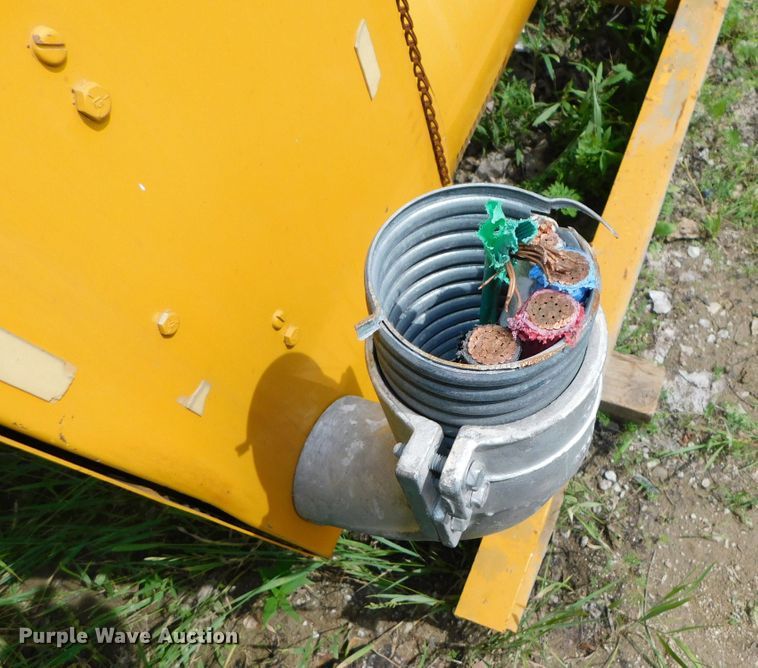 image for item HX9386 1977 Caterpillar  generator