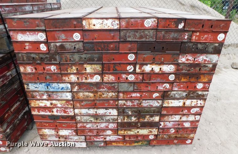 image for item HX9387 Approximately 118 concrete wall forms