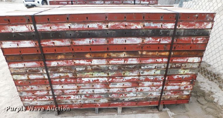 image for item HX9387 Approximately 118 concrete wall forms