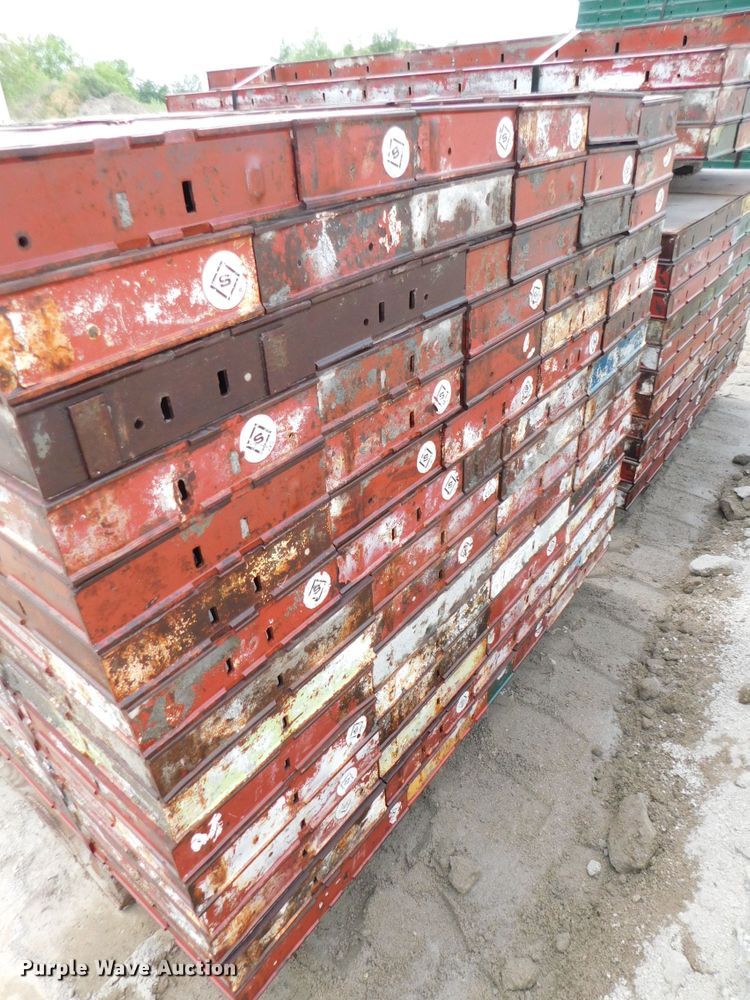 image for item HX9387 Approximately 118 concrete wall forms