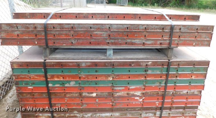 image for item HX9387 Approximately 118 concrete wall forms