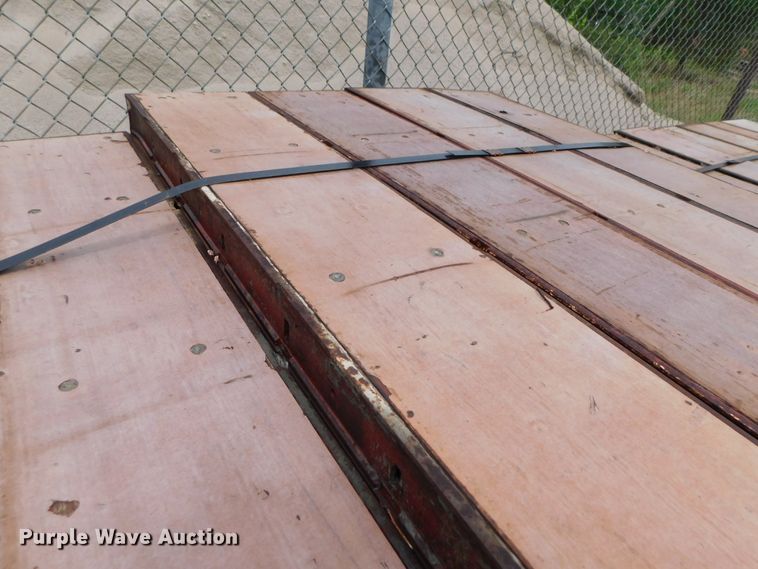 image for item HX9387 Approximately 118 concrete wall forms