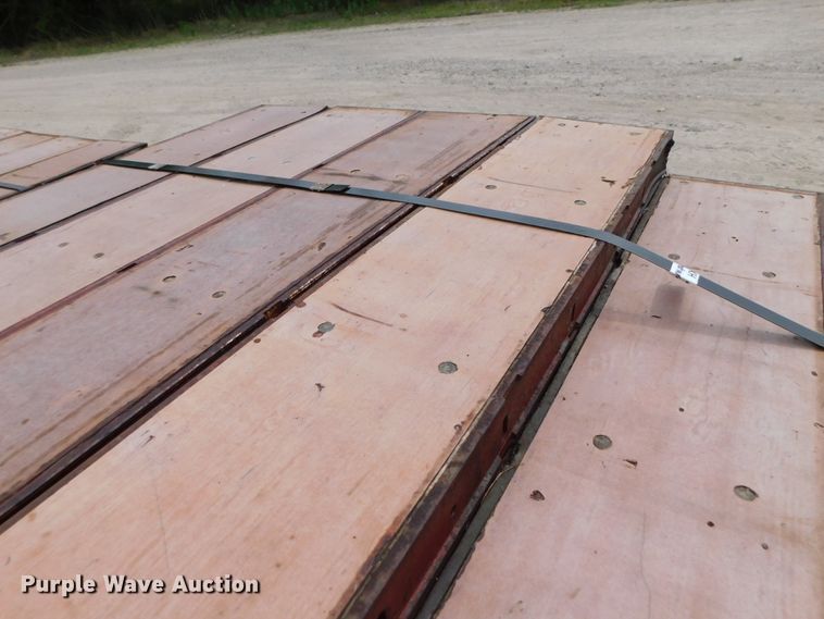 image for item HX9387 Approximately 118 concrete wall forms