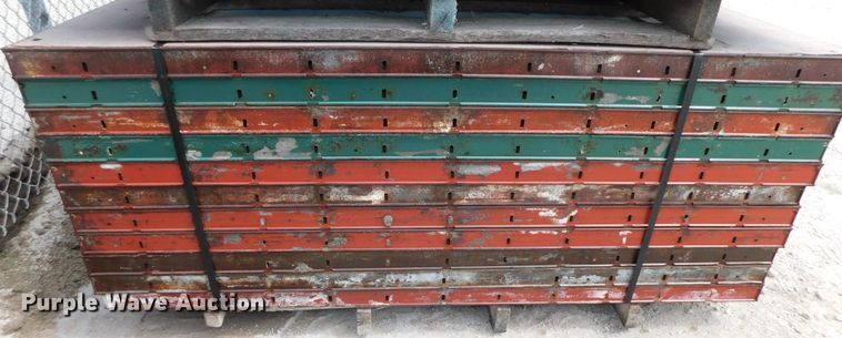 image for item HX9387 Approximately 118 concrete wall forms